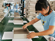 作(zuò)為(wèi)一(yī)家(jiā)西(xī)安包裝印刷廠(chǎng)，我們主要(yào)關注市(shì)場(chǎng)行(xíng)情的(de)哪些(xiē)方面？